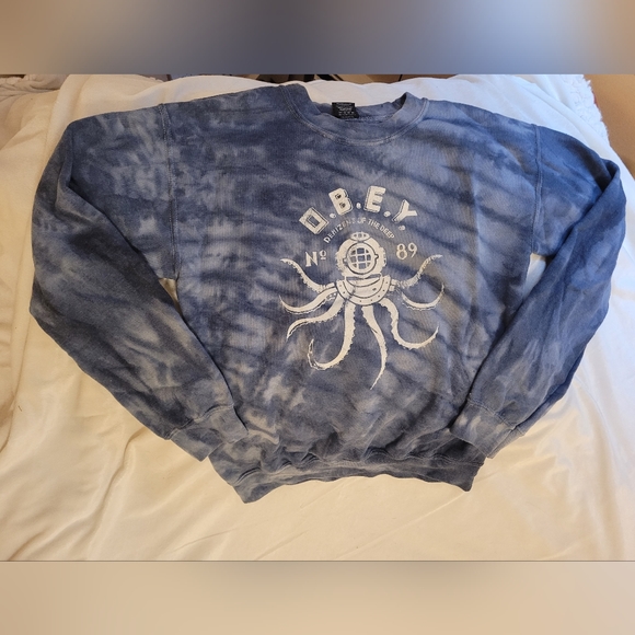 SM obey tie dye crew neck - Picture 2 of 4